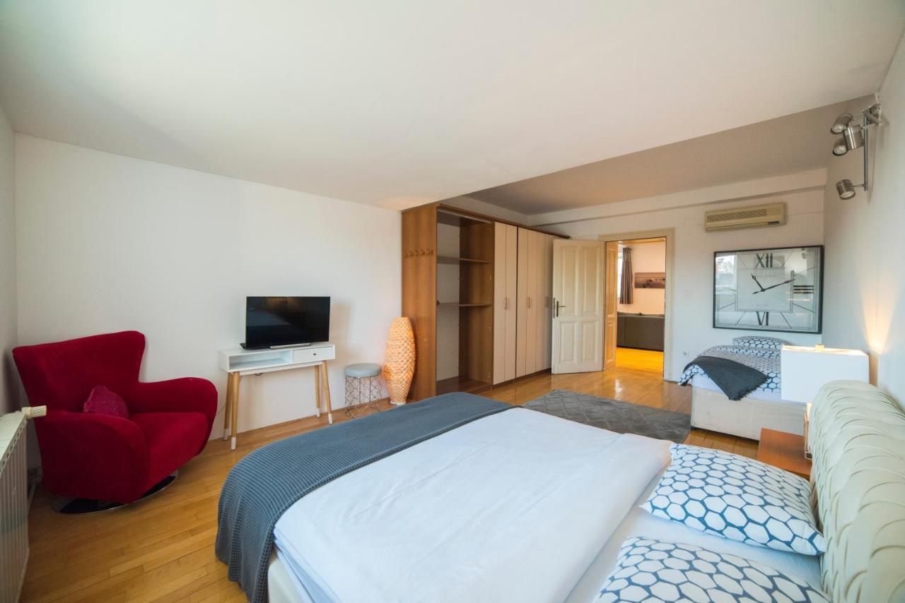 Octogon Apartment Загреб Экстерьер фото