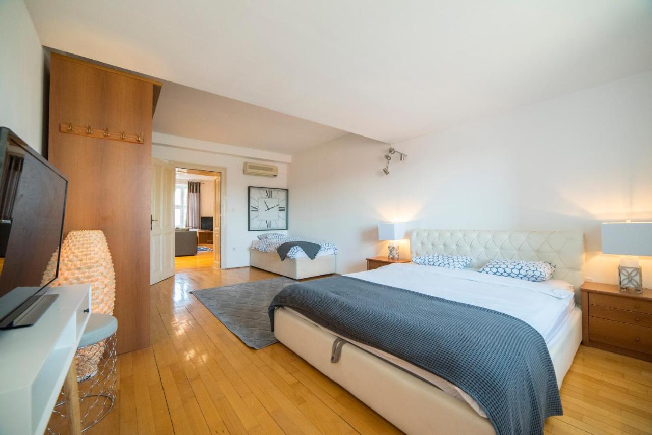 Octogon Apartment Загреб Экстерьер фото
