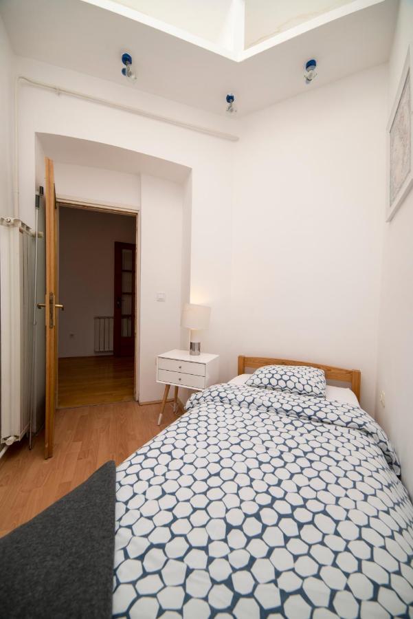 Octogon Apartment Загреб Экстерьер фото